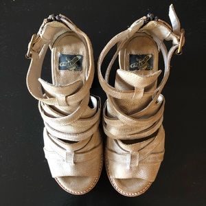 Freebird by STEVEN Claw Sandals